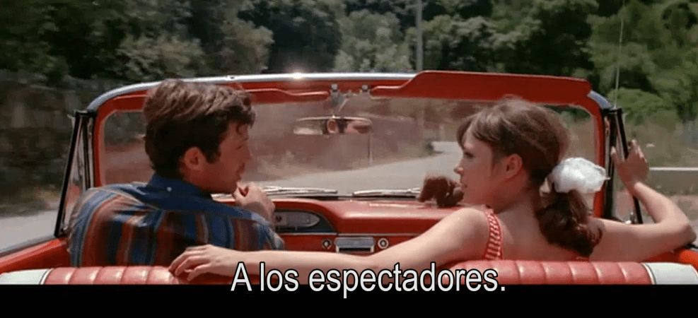 Jean-Luc Godard y Anna Karina rompiendo la cuarta pared en PIERROT LE FOU (1965).