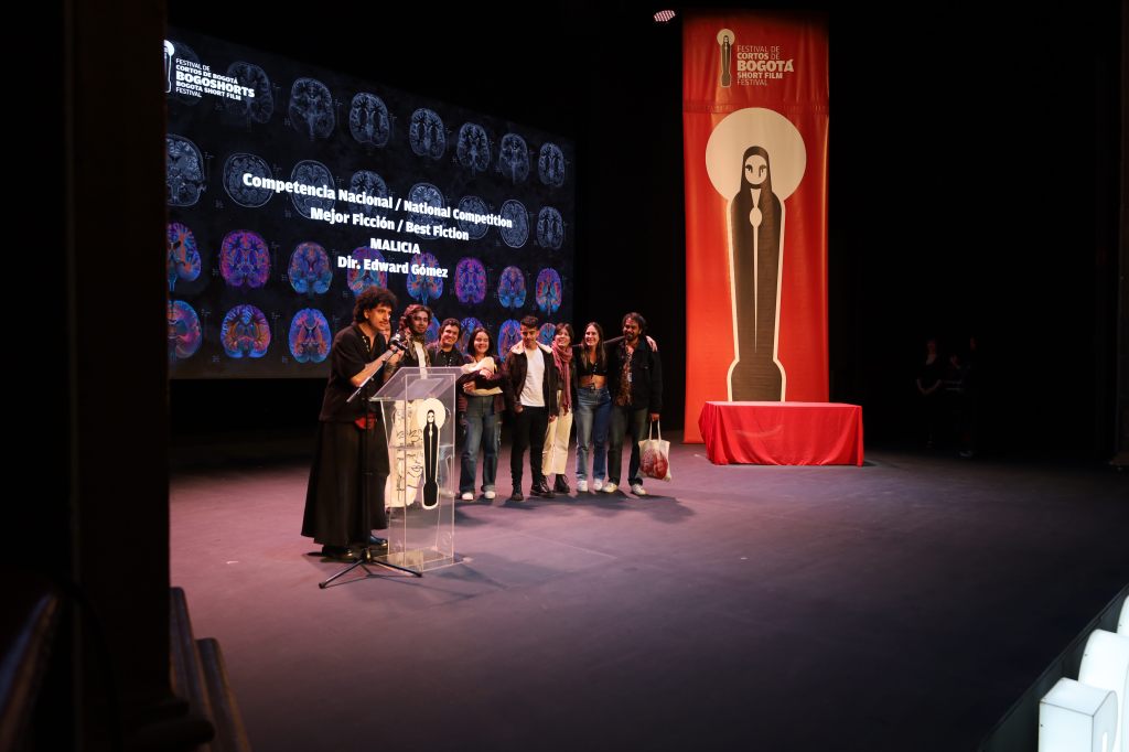 Malicia (La Montaña Cine) se llevó la Santa Lucía a Mejor Cortometraje Nacional de ficción en el 22 BOGOSHORTS - Festival de cortometrajes de Bogotá.