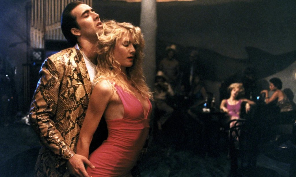 Laura Dern y Nicolas Cage en WILD AT HEART o CORAZÓN SALVAJE.