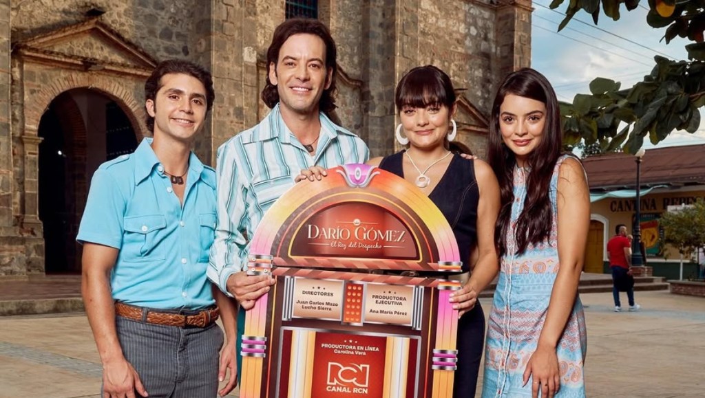 Darío Gómez el Rey del Despecho – Estudios RCN/Prime Video.