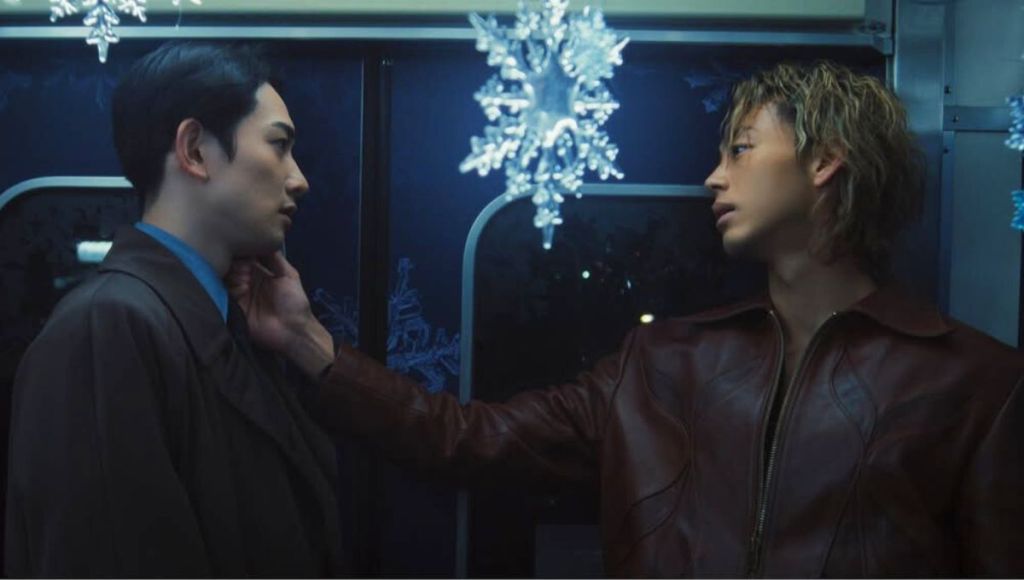 Escena de la película 10dance de Keishi Ohtomo con estética inspirada en Wong Kar-wai y técnica de step printing.