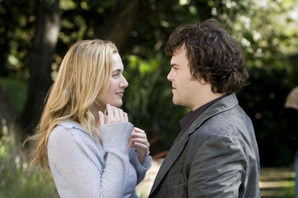 Kate Winslet y Jack Black en la película El Descanso de Nancy Meyers, cine reconfortante sobre nuevos comienzos.