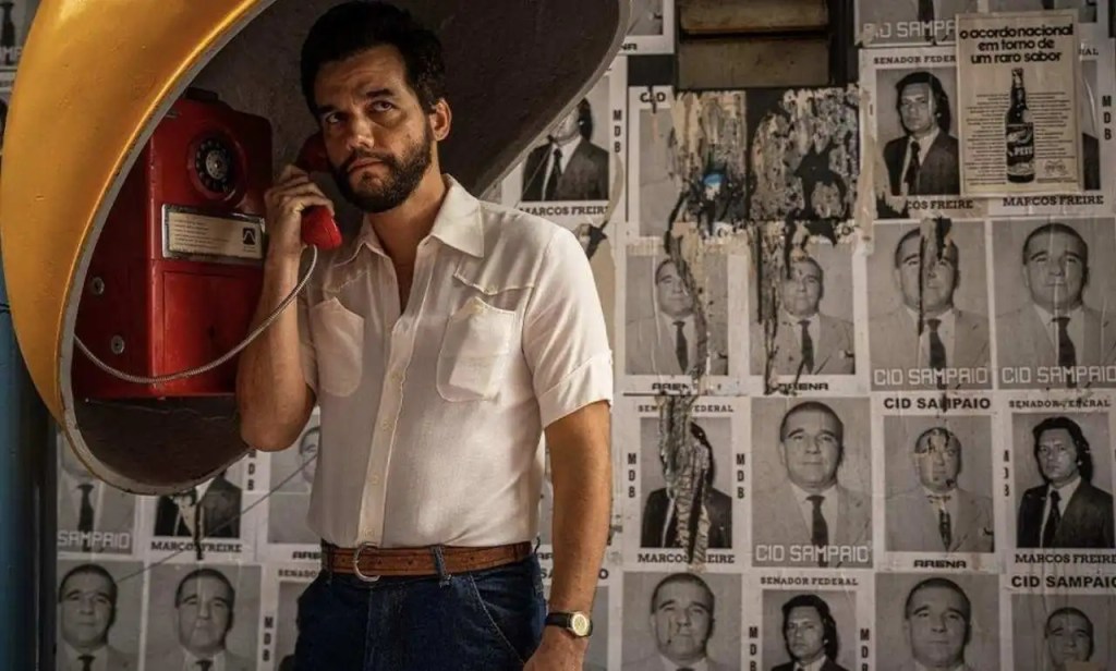 El agente secreto, película brasileña de Kleber Mendonça Filho ambientada en la dictadura militar, cine político contemporáneo